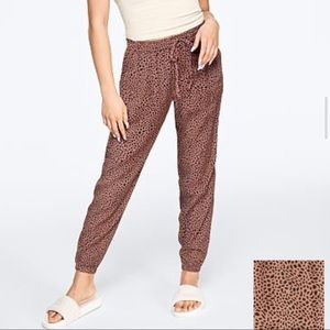 EASY LIGHTWEIGHT JOGGER